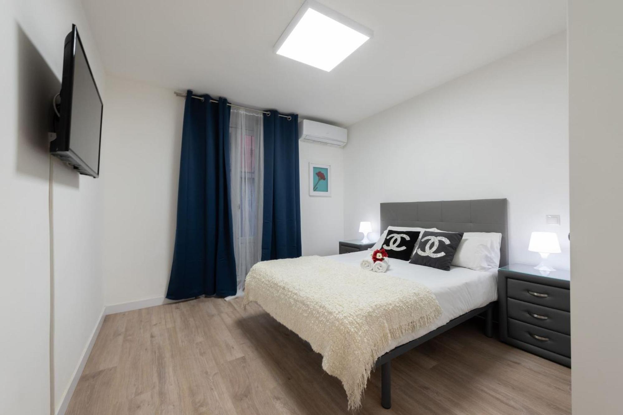 Apartamentos Day Madrid Santo Domingo Centro Gran Via Sol Malasana 외부 사진