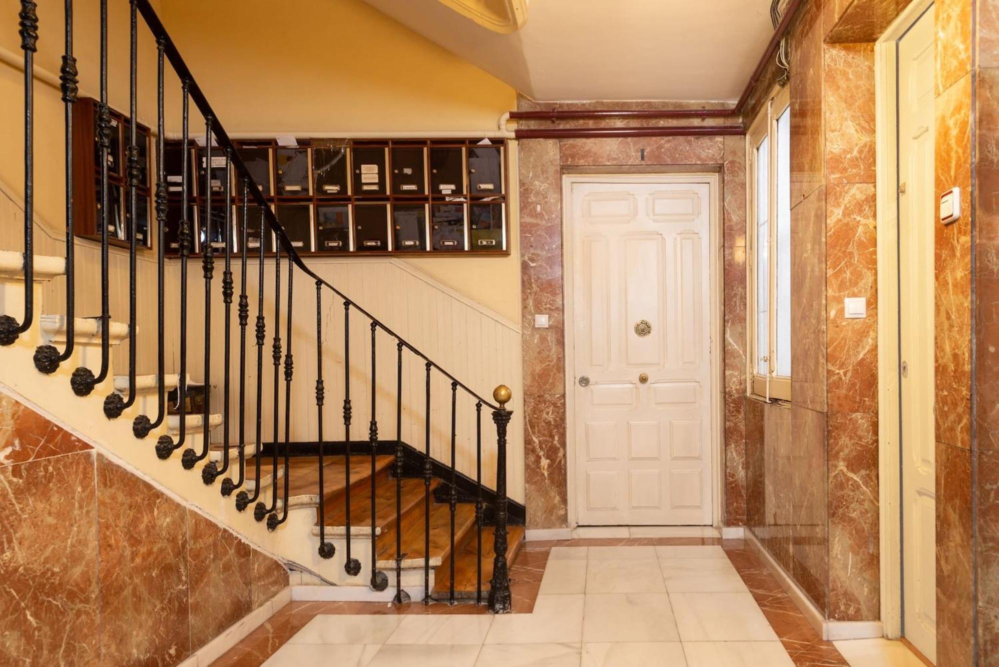 Apartamentos Day Madrid Santo Domingo Centro Gran Via Sol Malasana 외부 사진