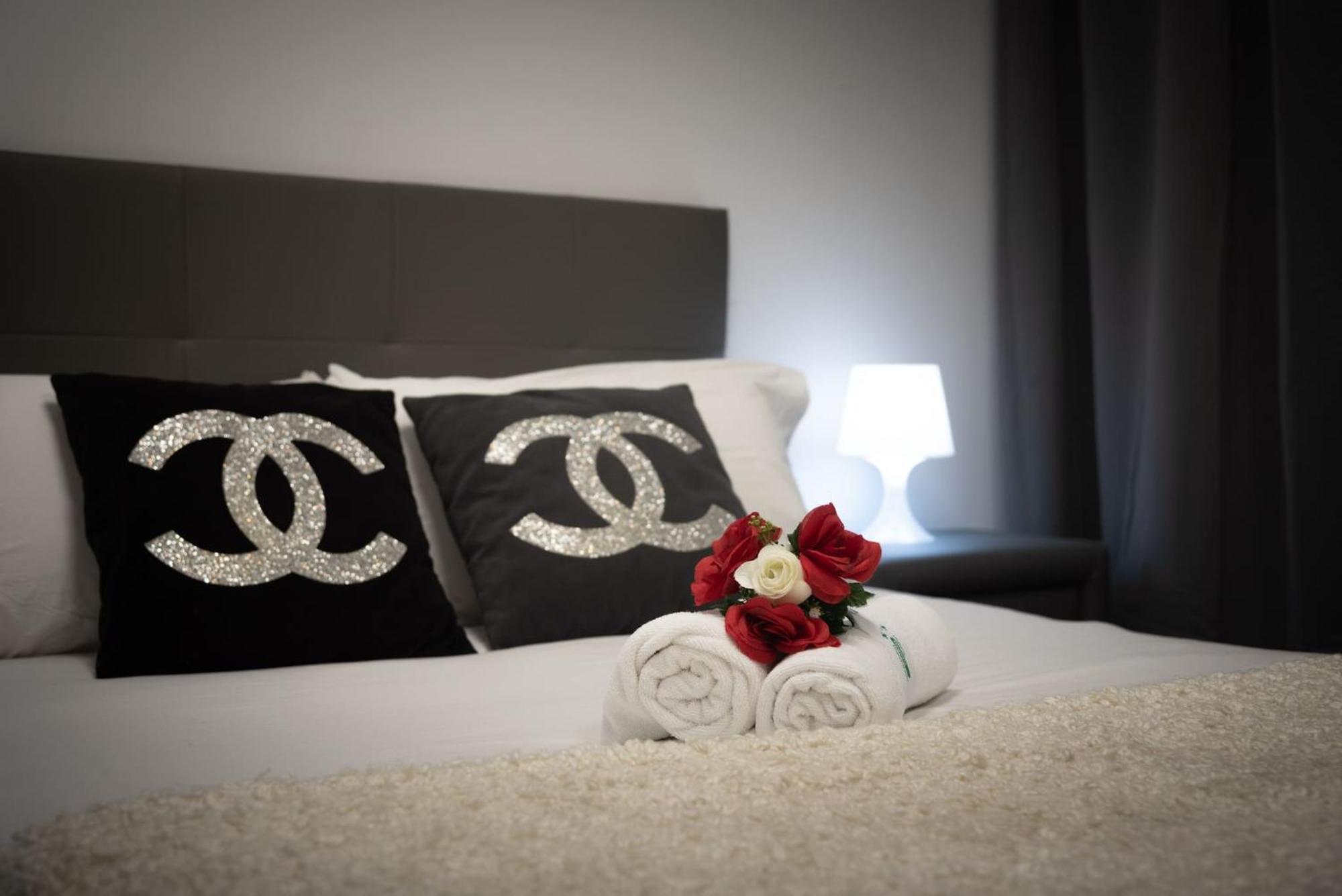 Apartamentos Day Madrid Santo Domingo Centro Gran Via Sol Malasana 외부 사진