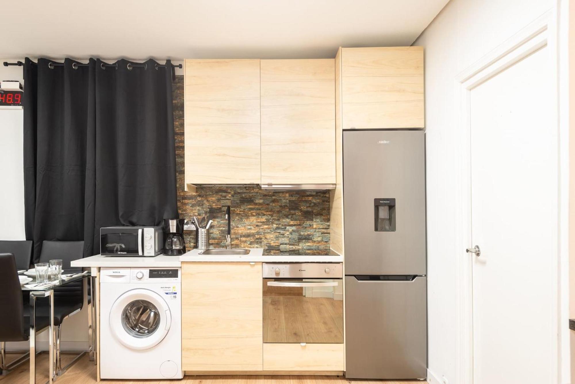 Apartamentos Day Madrid Santo Domingo Centro Gran Via Sol Malasana 외부 사진