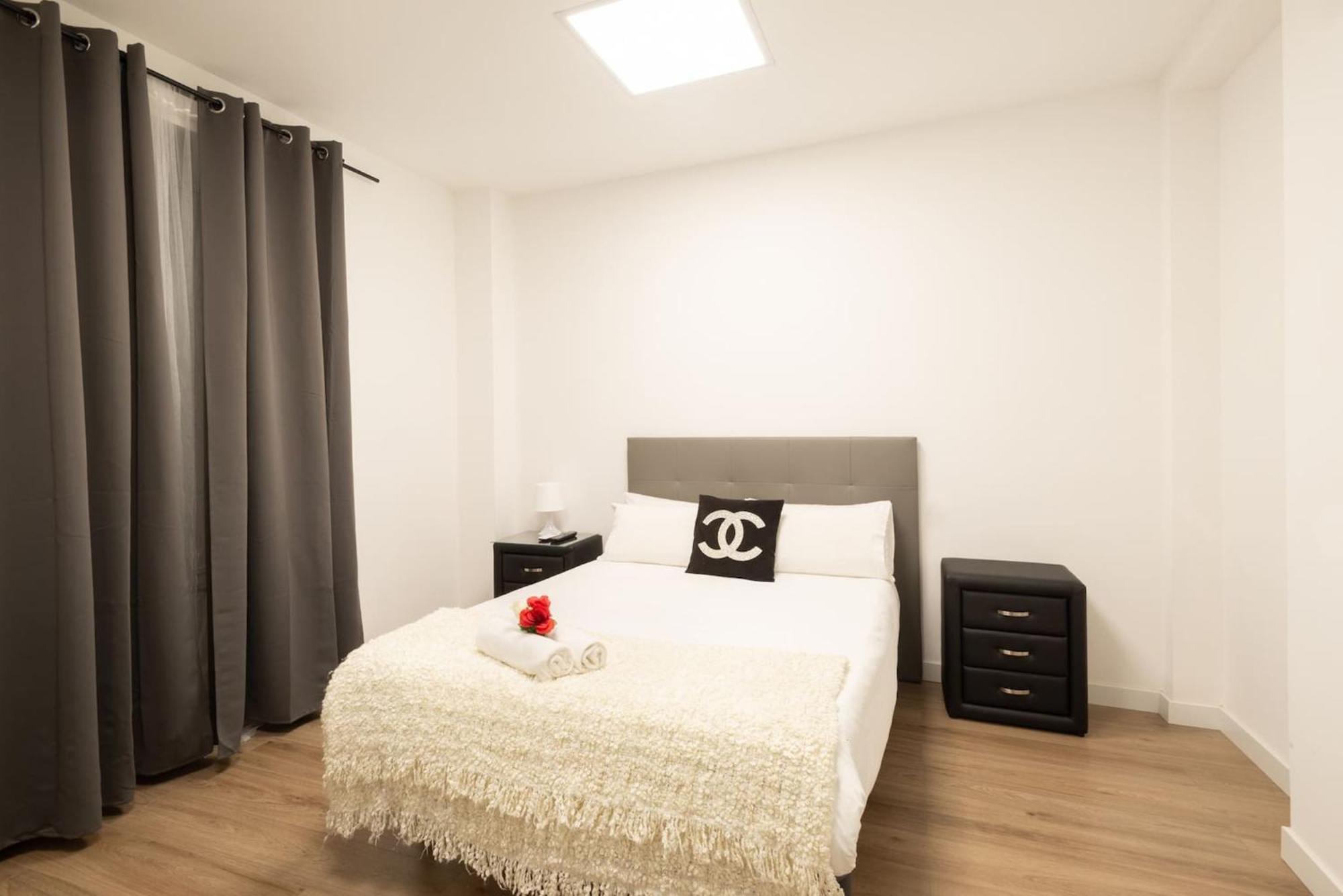 Apartamentos Day Madrid Santo Domingo Centro Gran Via Sol Malasana 외부 사진
