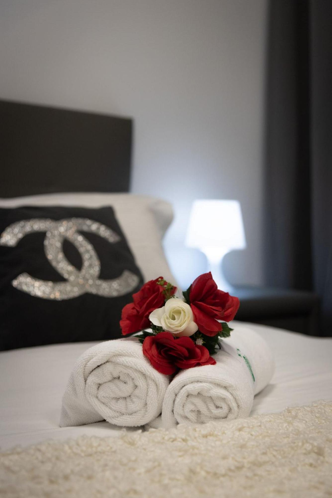 Apartamentos Day Madrid Santo Domingo Centro Gran Via Sol Malasana 외부 사진