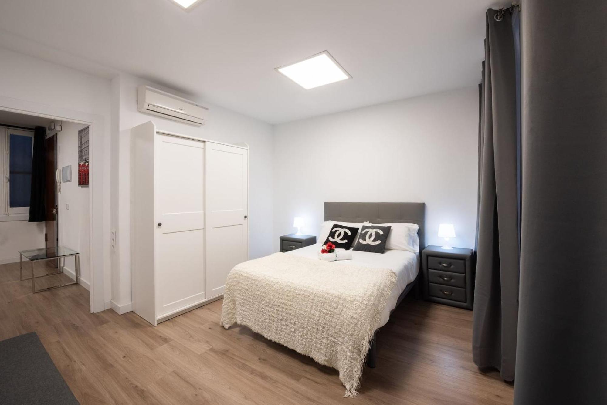 Apartamentos Day Madrid Santo Domingo Centro Gran Via Sol Malasana 외부 사진