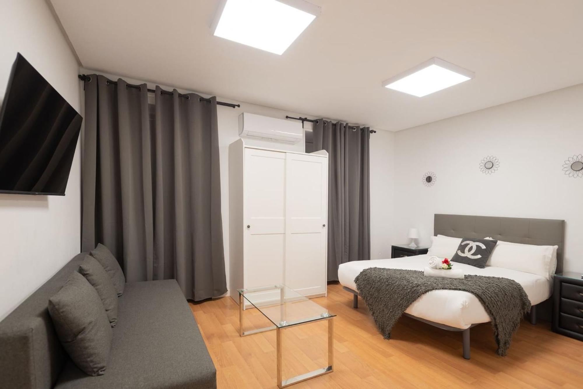 Apartamentos Day Madrid Santo Domingo Centro Gran Via Sol Malasana 외부 사진