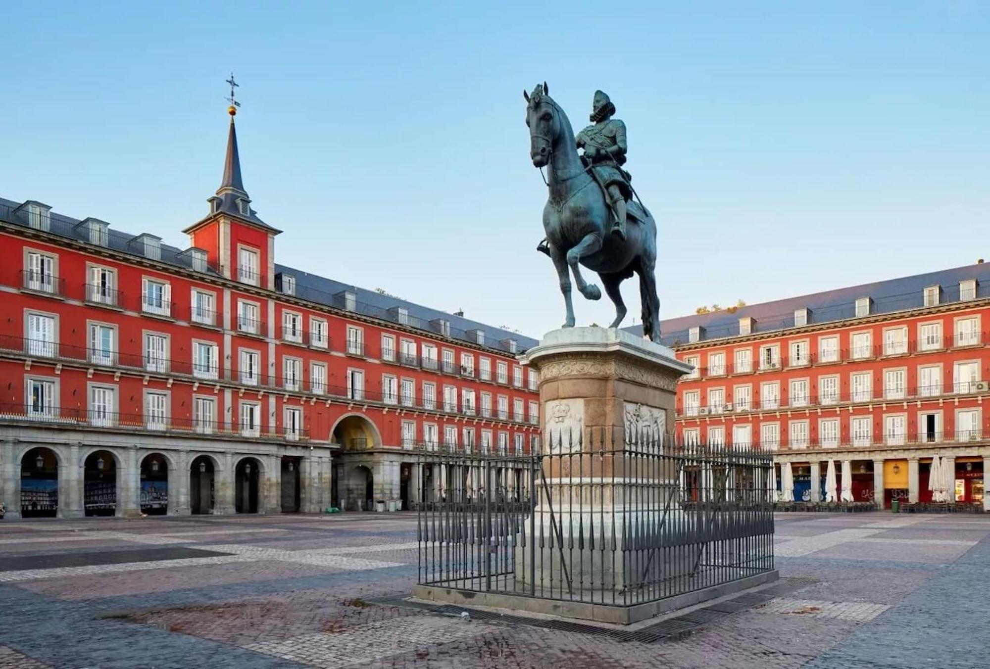 Apartamentos Day Madrid Santo Domingo Centro Gran Via Sol Malasana 외부 사진