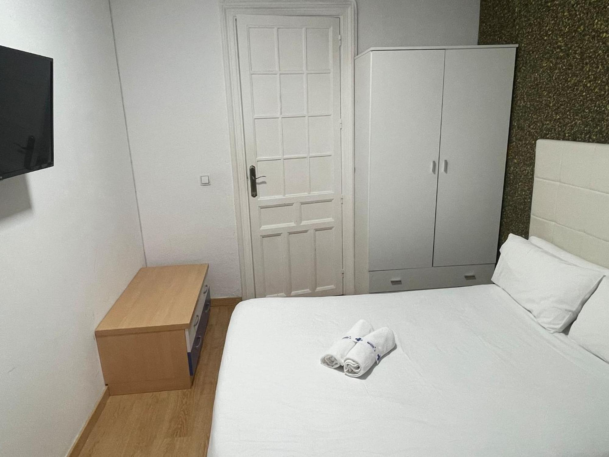 Apartamentos Day Madrid Santo Domingo Centro Gran Via Sol Malasana 외부 사진