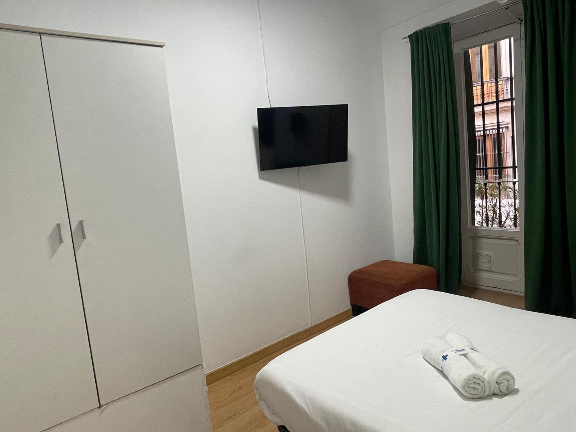 Apartamentos Day Madrid Santo Domingo Centro Gran Via Sol Malasana 외부 사진
