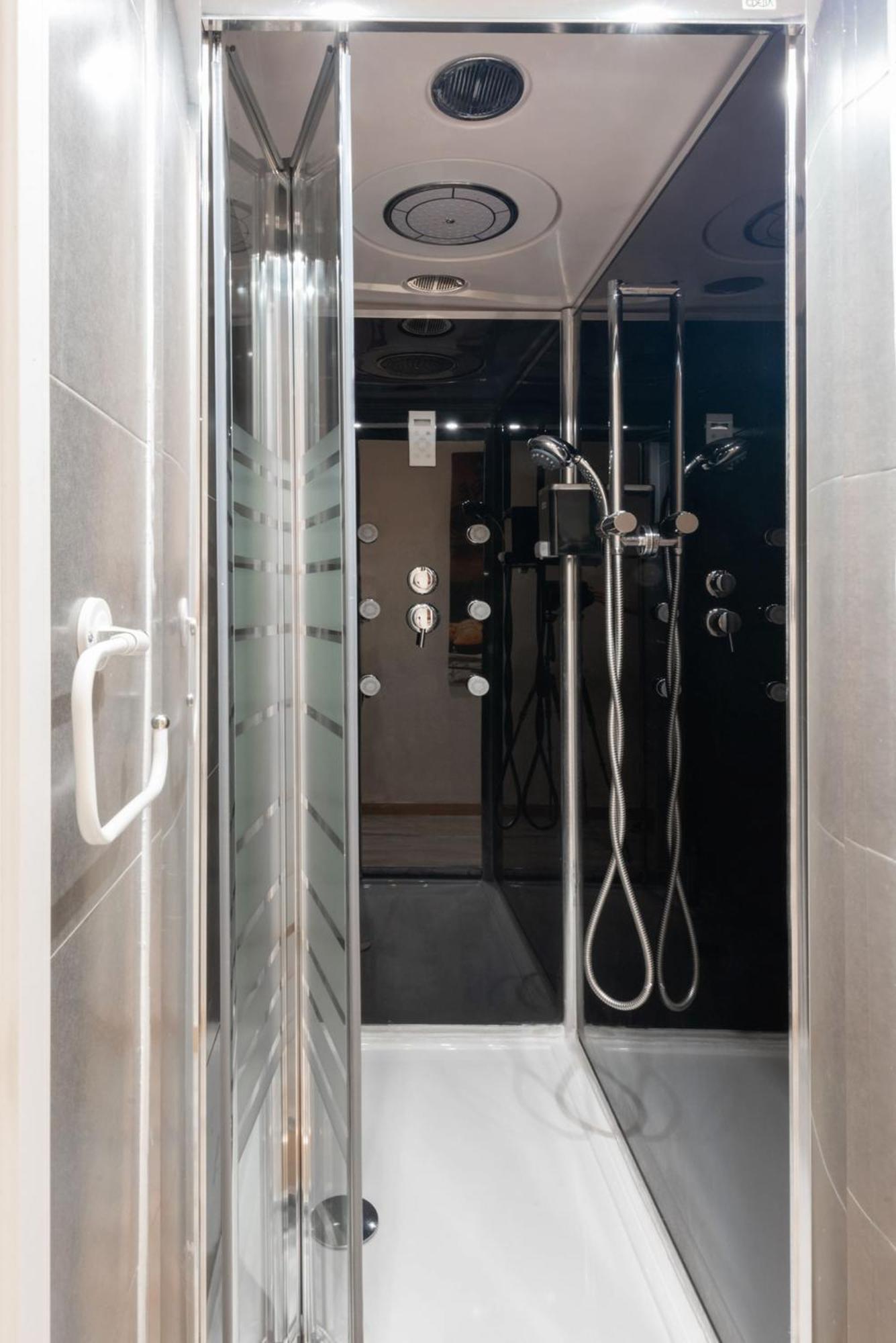 Apartamentos Day Madrid Santo Domingo Centro Gran Via Sol Malasana 외부 사진